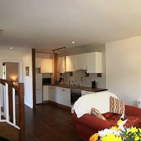 93 Glen Nyaraló Clifden